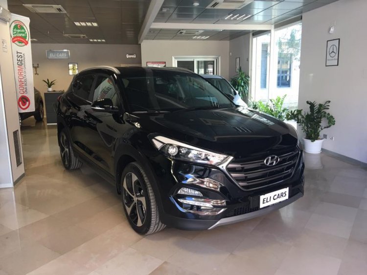 Hyundai Tucson 1.7 CRDi DCT STYLE - Clicca l'immagine per chiudere