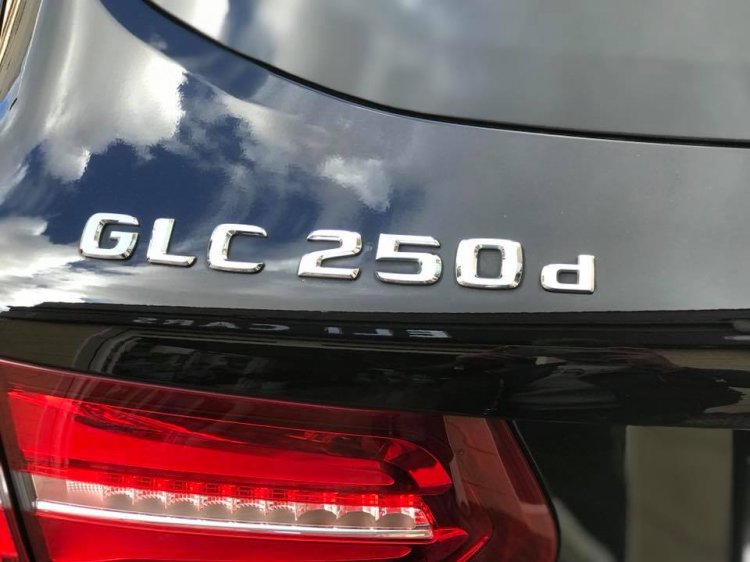 Mercedes-Benz GLC 250 d 4Matic Premium AMG - Clicca l'immagine per chiudere